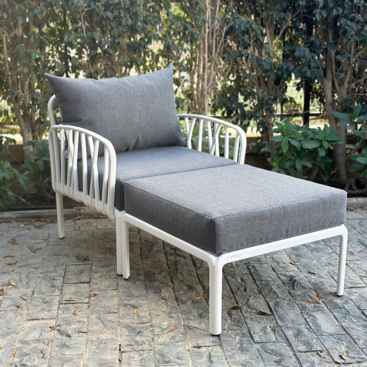 Traverse Chaise Lounge for Outdoor Furniture โ Comfortable chaise lounge designed for gardens and patios