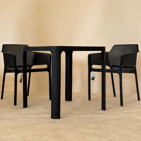 Black Dot Standard Table for Outdoor Sets – Modern design for outdoor dining