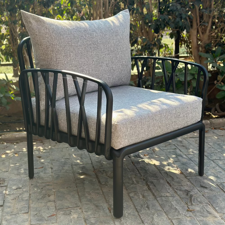 Traverse Armchair for Outdoor Furniture – Practical and stylish plastic chair perfect for patios
