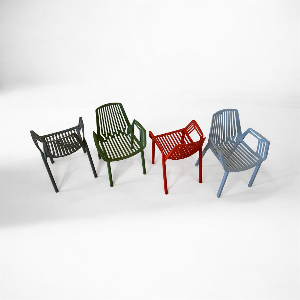 Line Chair for Outdoor Furniture – Practical and stylish plastic chair for your outdoor space