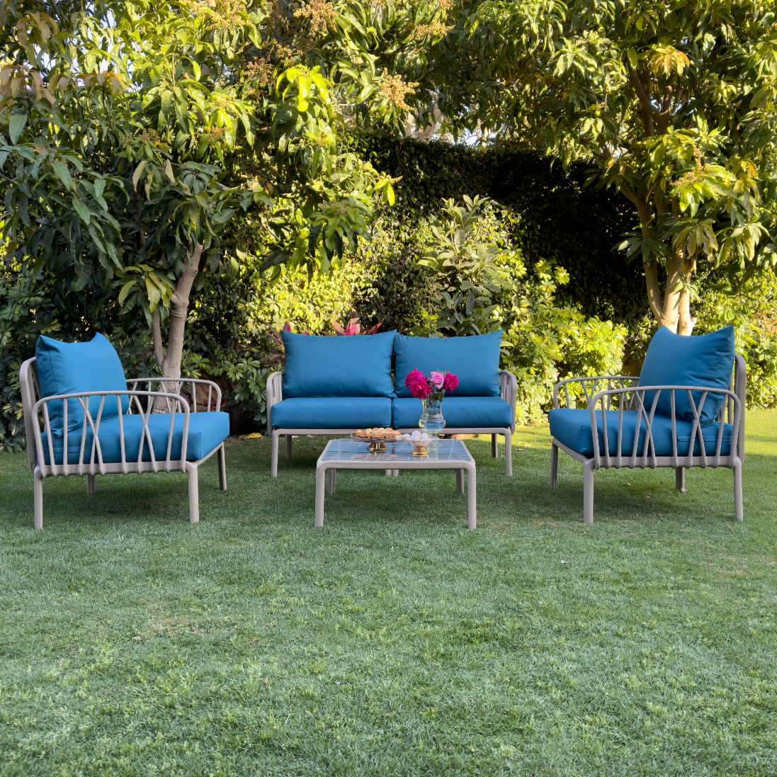 Traverse Set (Two Seaters Sofa + Two Arm Chairs + Table) for Outdoor Furniture – Perfect outdoor set with a two-seater sofa, armchairs, and a table for your garden or patio.